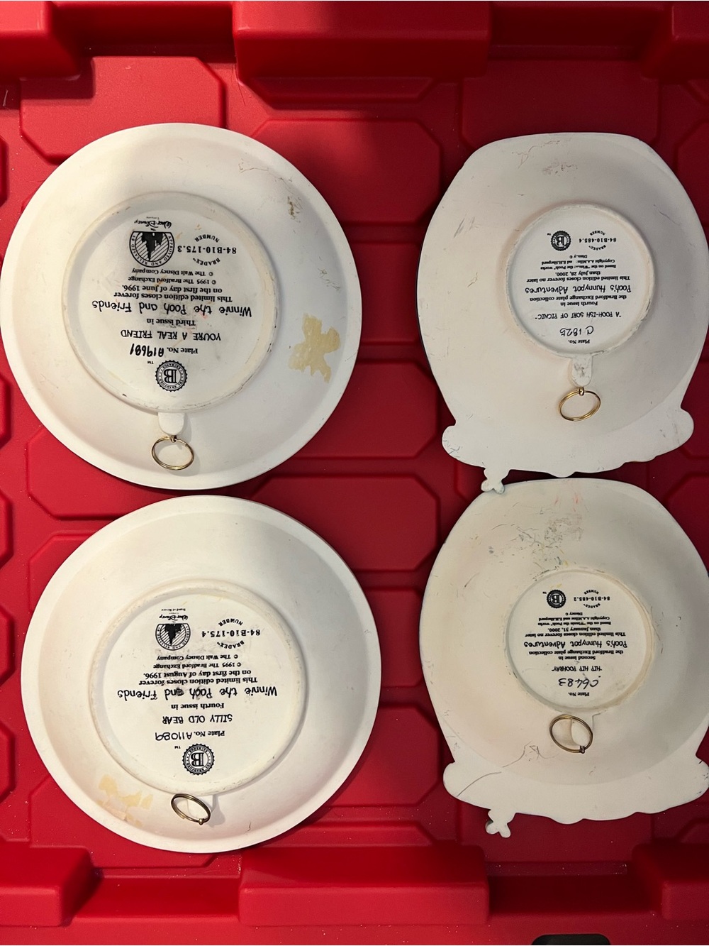 4 VINTAGE WINNIE THE POOH PLATES WALL DECOR - Picture 5 of 5